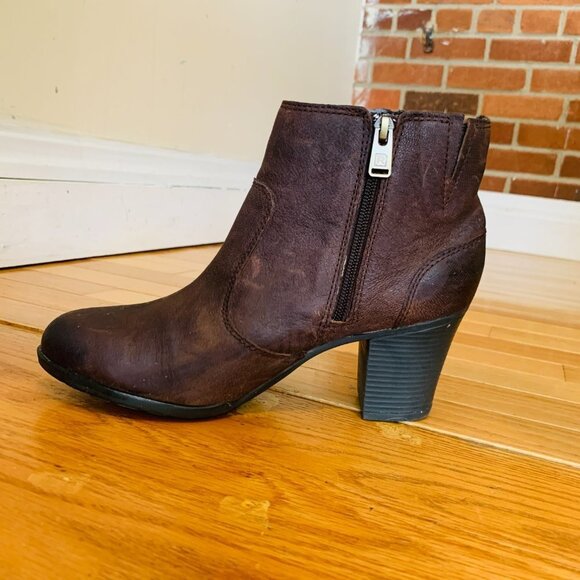 Women's ROCKPORT Brown Leather Zip Up Ankle Boots Booties Size 9 M - Picture 13 of 16